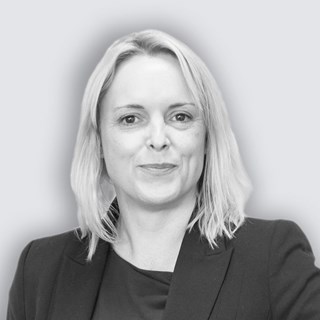 Head and shoulders image of Sarah Kenny