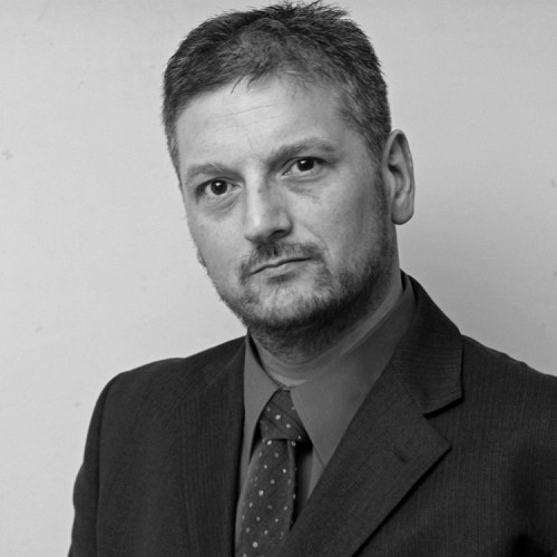 Head and shoulders image of Andrew Gray